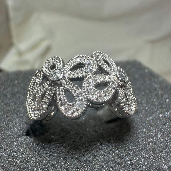 New Lia Sophia "Abloom" Cut Crystals CZ Encrusted Flowers Silver Ring Sz 9 - Picture 1 of 7